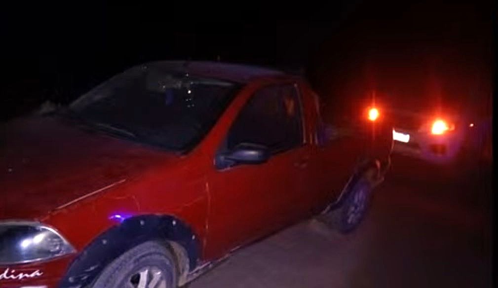 UN CARRO SE DESPRENDIÓ Y CHOCÓ CON UNA CAMIONETA QUE VIAJABAN DOS ADULTOS MAYORES