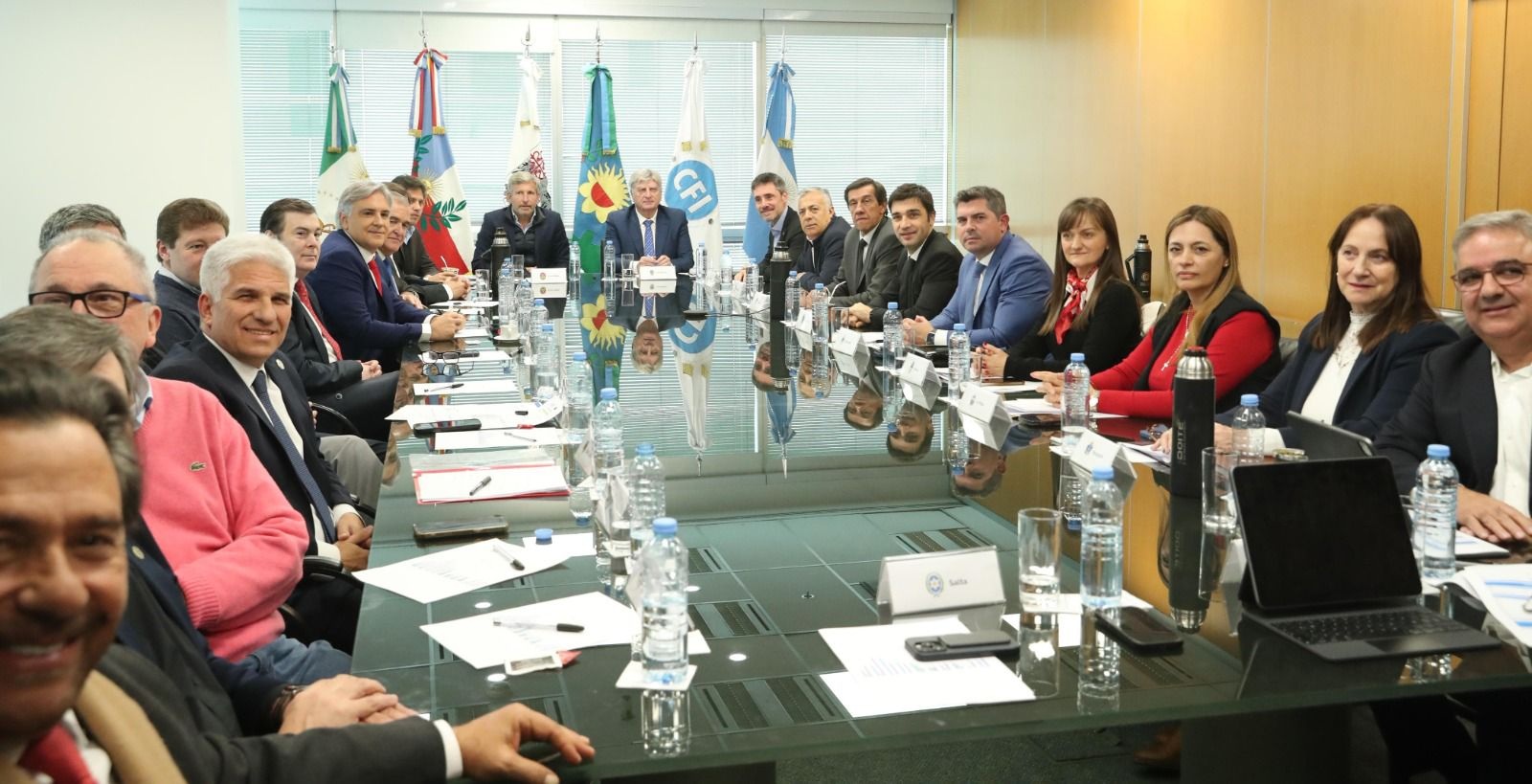 LAS PROVINCIAS IMPULSAN UNA LEY PARA GARANTIZAR RECURSOS FEDERALES