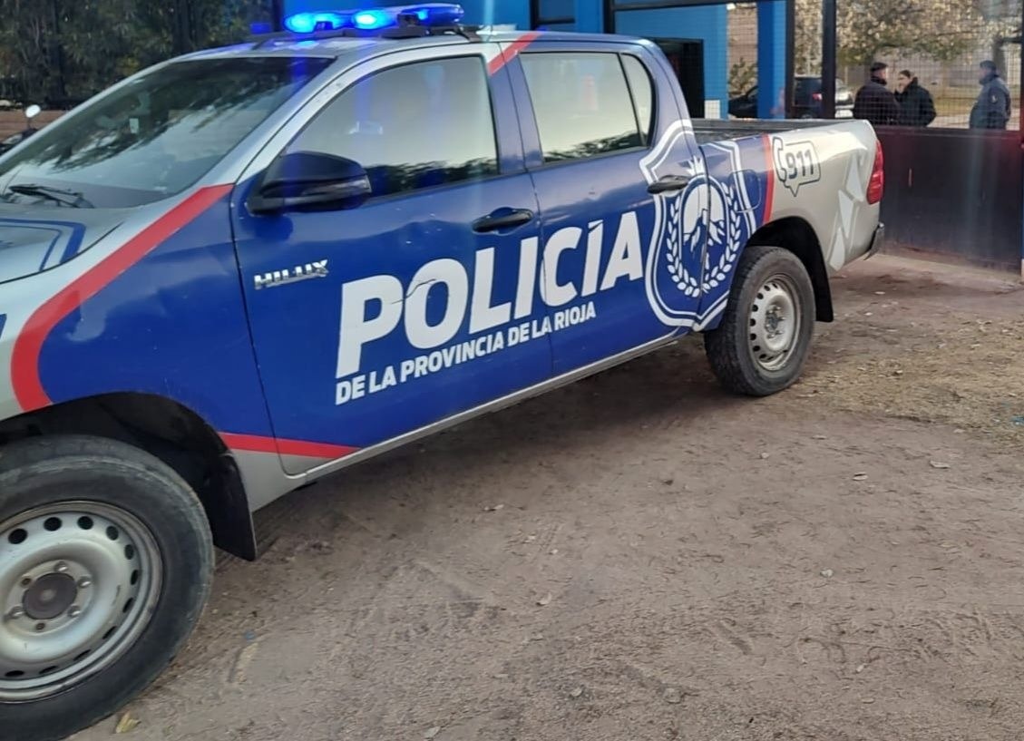 QUEDÓ DETENIDO TRAS ROBAR VARIOS ELEMENTOS