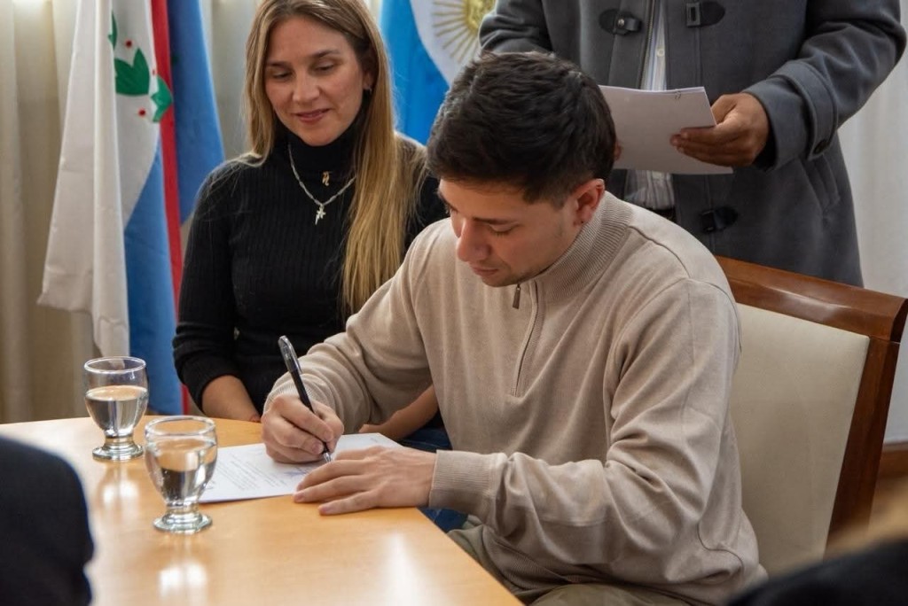 LA NUEVA UNLAR FORTALECE LA VINCULACI&Oacute;N P&Uacute;BLICO-PRIVADA PARA POTENCIAR LA FORMACI&Oacute;N PROFESIONAL
