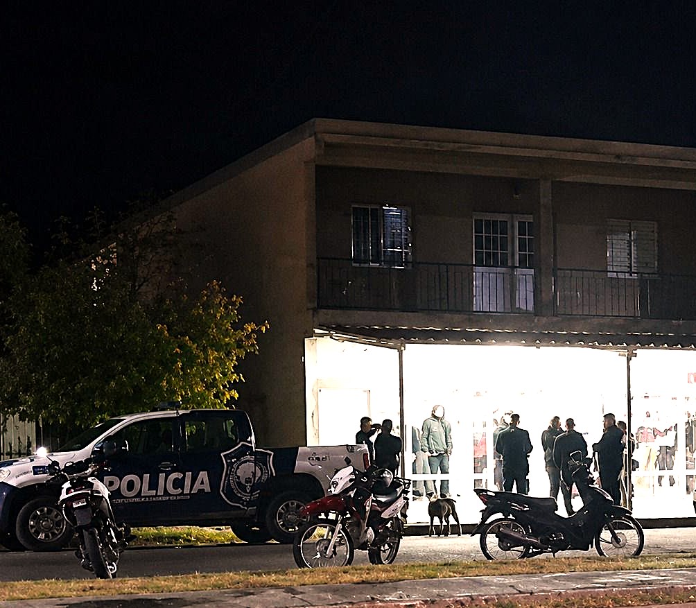 UN DETENIDO Y DOS PR&Oacute;FUGOS TRAS UN ROBO MILLONARIO EN CHEPES