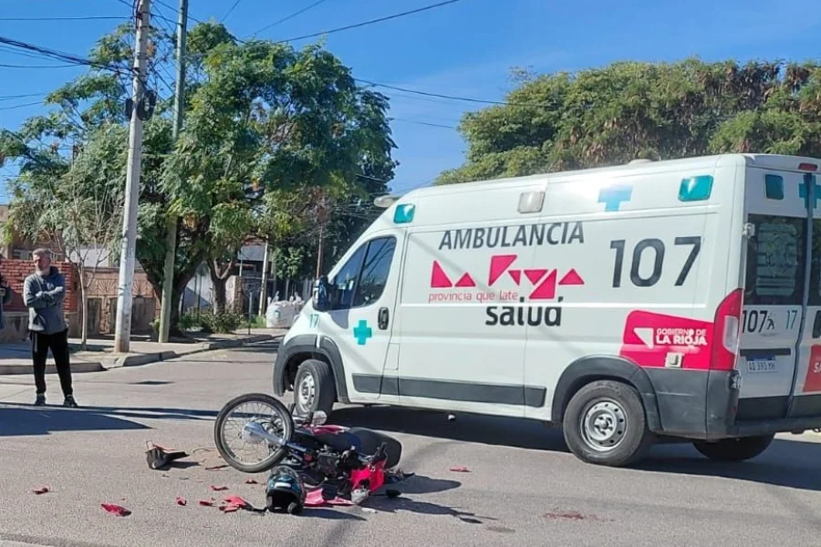 UN HERIDO TRAS FUERTE SINIESTRO VIAL EN EL BARRIO MERCANTIL