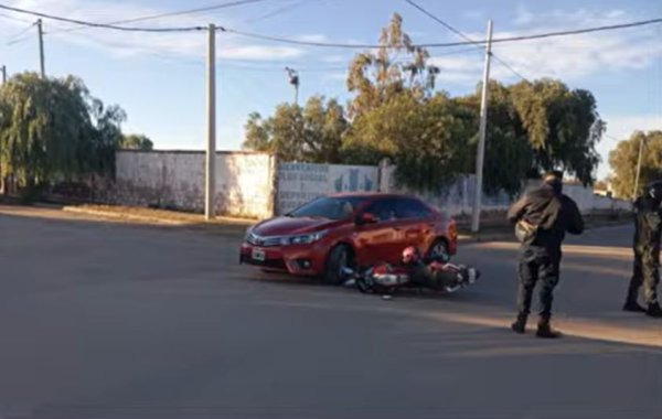 UN MOTOCICLISTA HERIDO TRAS CHOCAR CON UN AUTO EN CHEPES