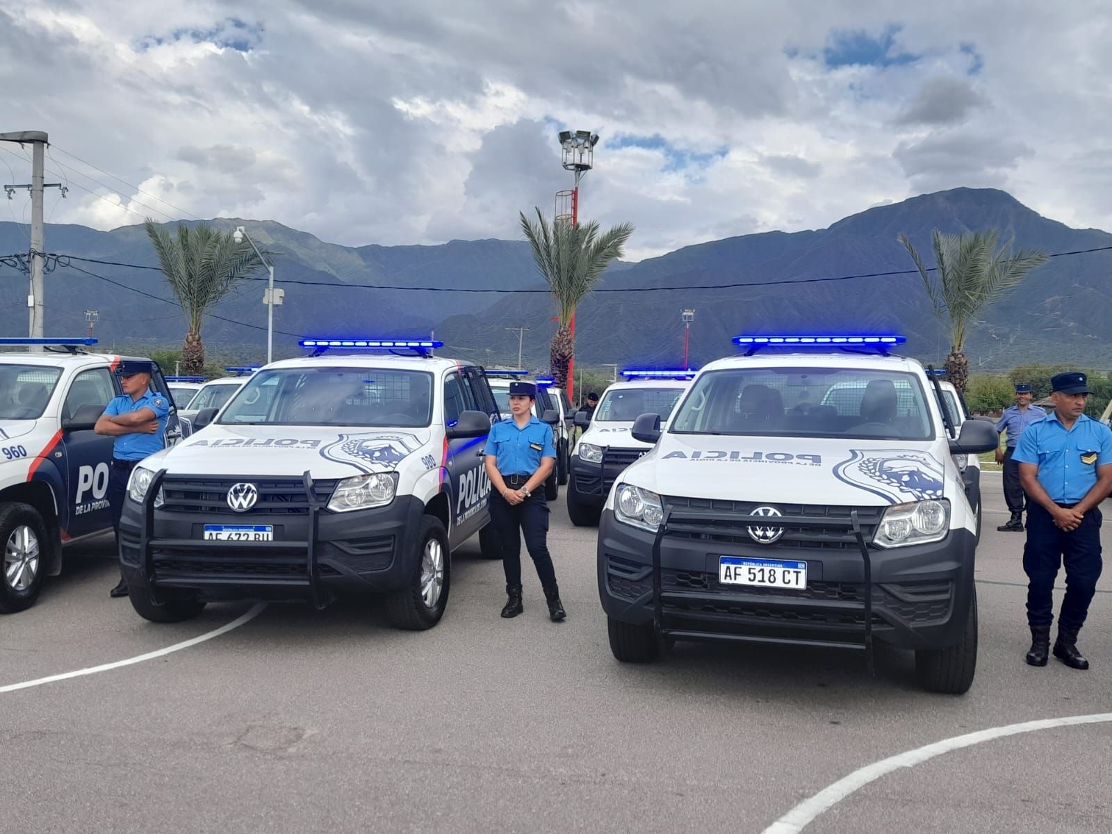 EL GOBIERNO ENTREGARÁ ESTE JUEVES NUEVAS UNIDADES MÓVILES Y FORMALIZARÁ NOMBRAMIENTOS A EFECTIVOS POLICIALES  