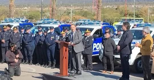 QUINTELA ANUNCIÓ LA INCORPORACIÓN DE 433 EFECTIVOS POLICIALES Y DESTACÓ LA SEGURIDAD EN LA PROVINCIA