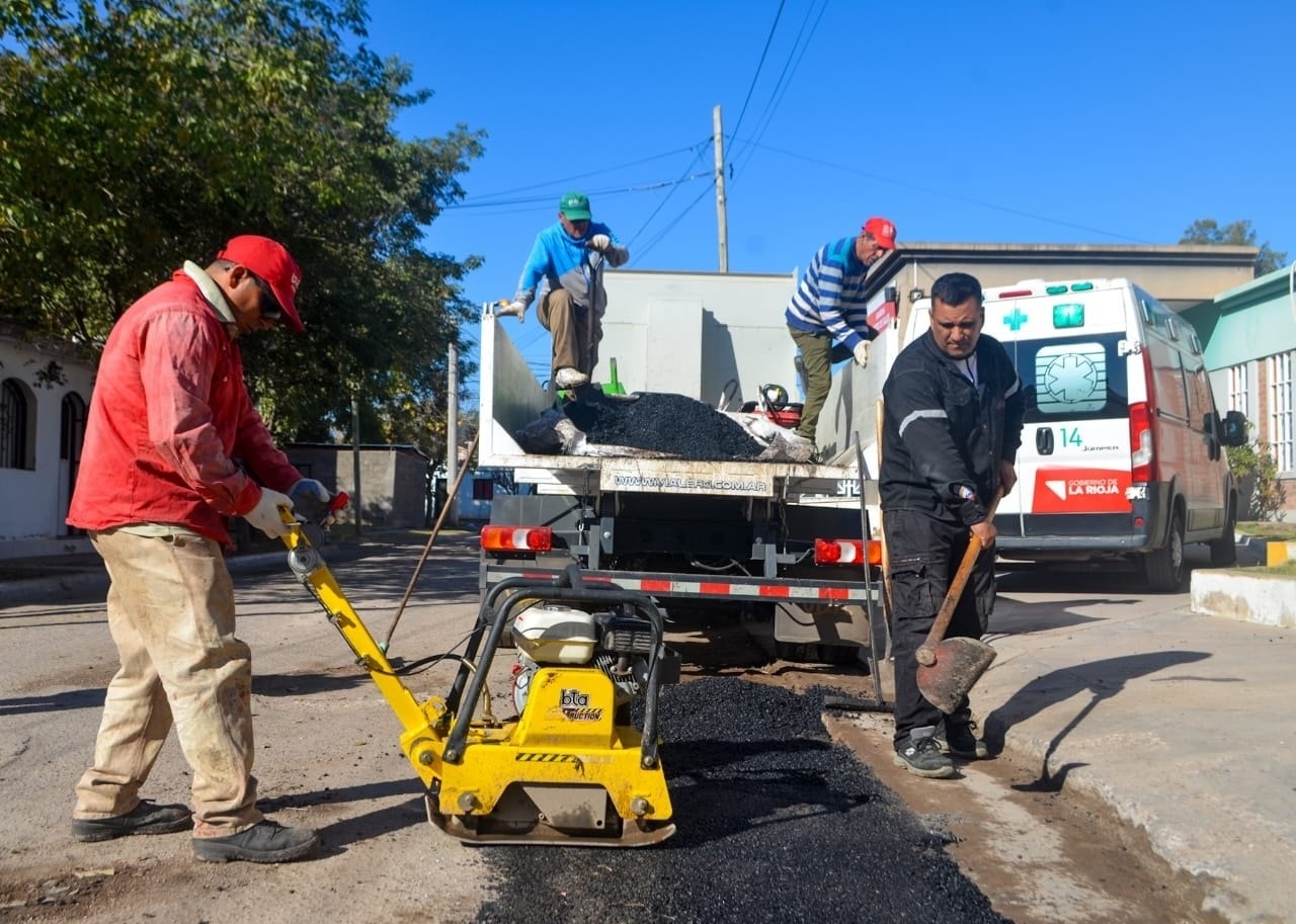 EL MUNICIPIO AVANZA CON EL BACHEO EN LA ZONA NORTE