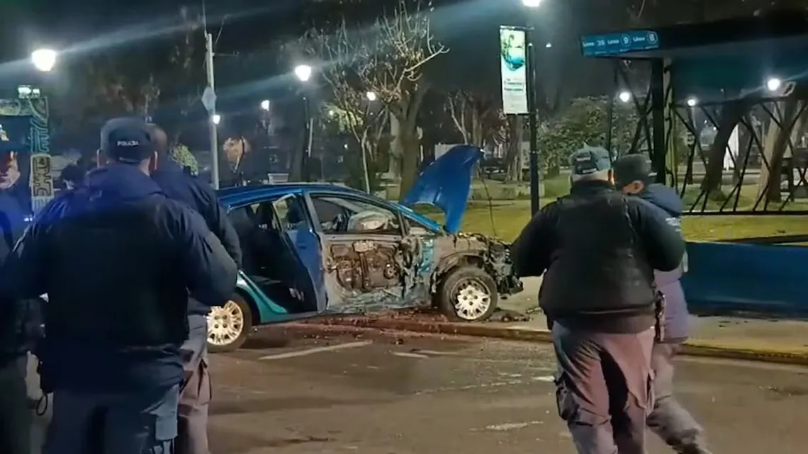 UN JOVEN EN ESTADO DE EBRIEDAD ATROPELLÓ A 15 PERSONAS EN UNA PARADA DE COLECTIVOS EN NEUQUÉN