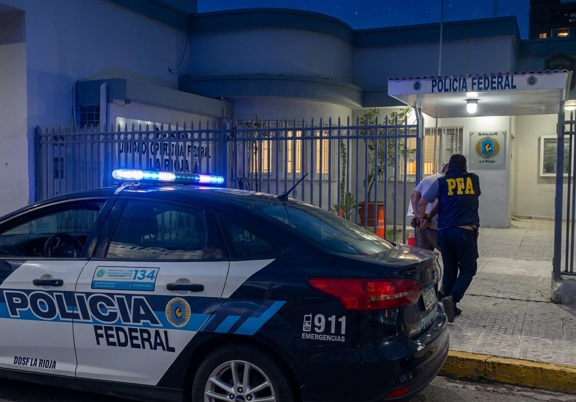 DETIENEN A UN HOMBRE POR PRESUNTO COMERCIO DE SUSTANCIAS EN LA CAPITAL