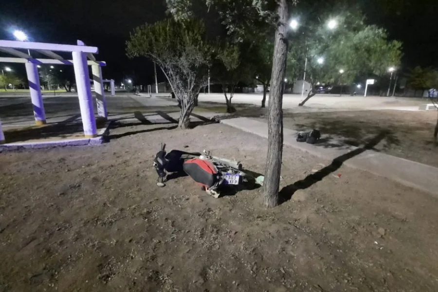 J&Oacute;VEN MOTOCICLISTA HERIDO EN UN SINIESTRO VIAL 