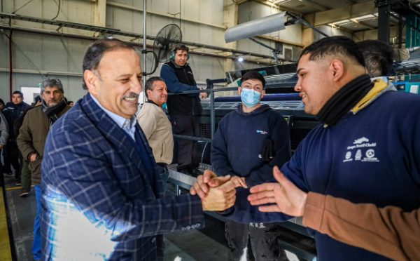 QUINTELA ANUNCI&Oacute; LA APERTURA DE DOS PLANTAS INDUSTRIALES Y CRUZ&Oacute; A LA POL&Iacute;TICA ECON&Oacute;MICA NACIONAL: 