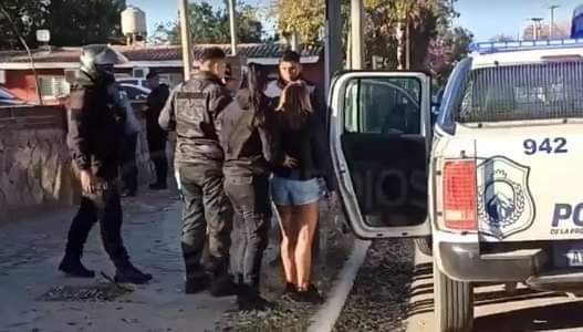 AUTOMÓVIL DEMORADO POR OCUPANTES EN ESTADO DE EBRIEDAD