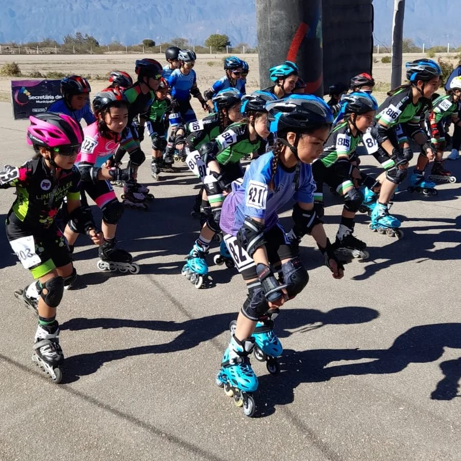 SE LLEVÓ ADELANTE UNA NUEVA FECHA DEL TORNEO DE PATÍN CARRERA CON UN GRAN NIVEL DE PATINADORES EN CHILECITO