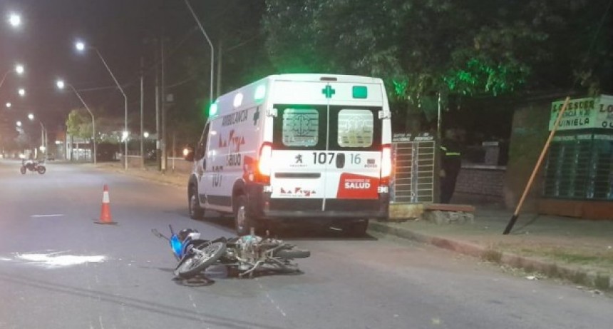 LO CHOCÓ UNA MOTO QUE SE DIO A LA FUGA Y SUFRIÓ HERIDAS GRAVES