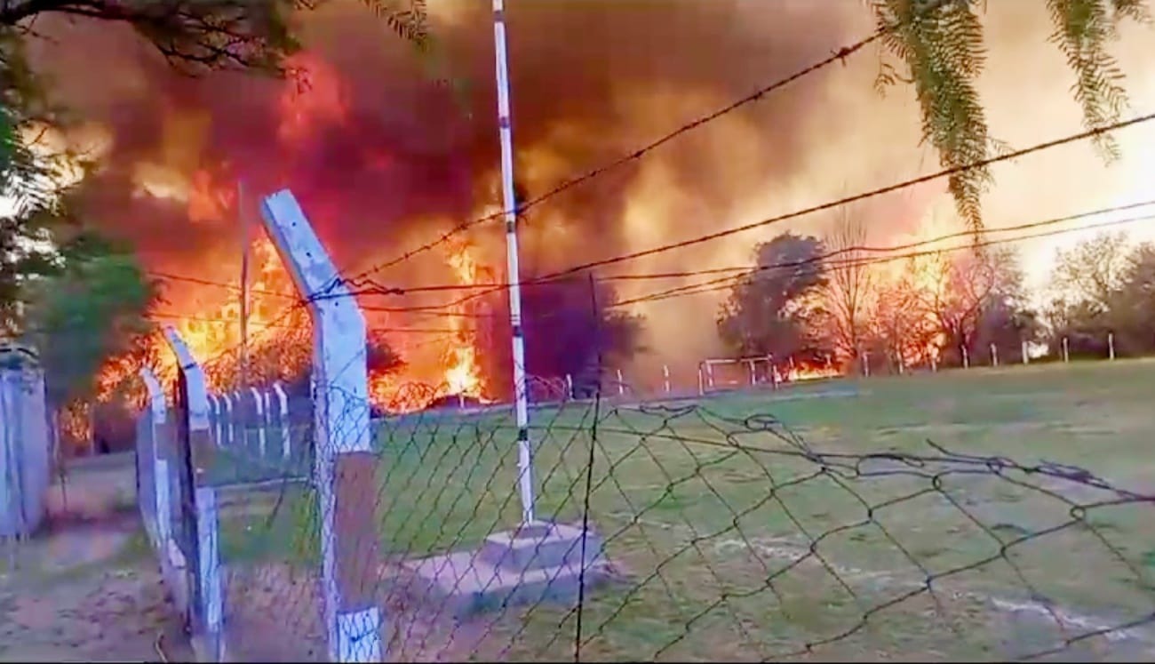 CONTROLARON EL INCENDIO QUE AFECTÓ A SAN BLAS DE LOS SAUCES