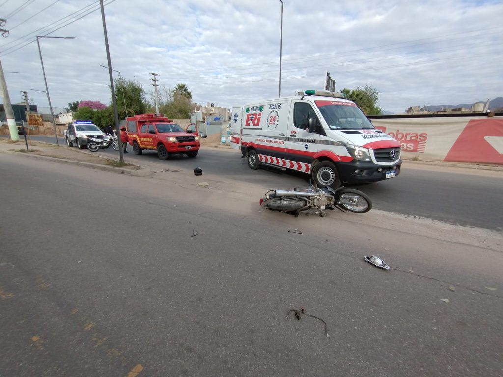 CAYÓ DE SU MOTO, SUFRIÓ HERIDAS Y FUE INTERNADO