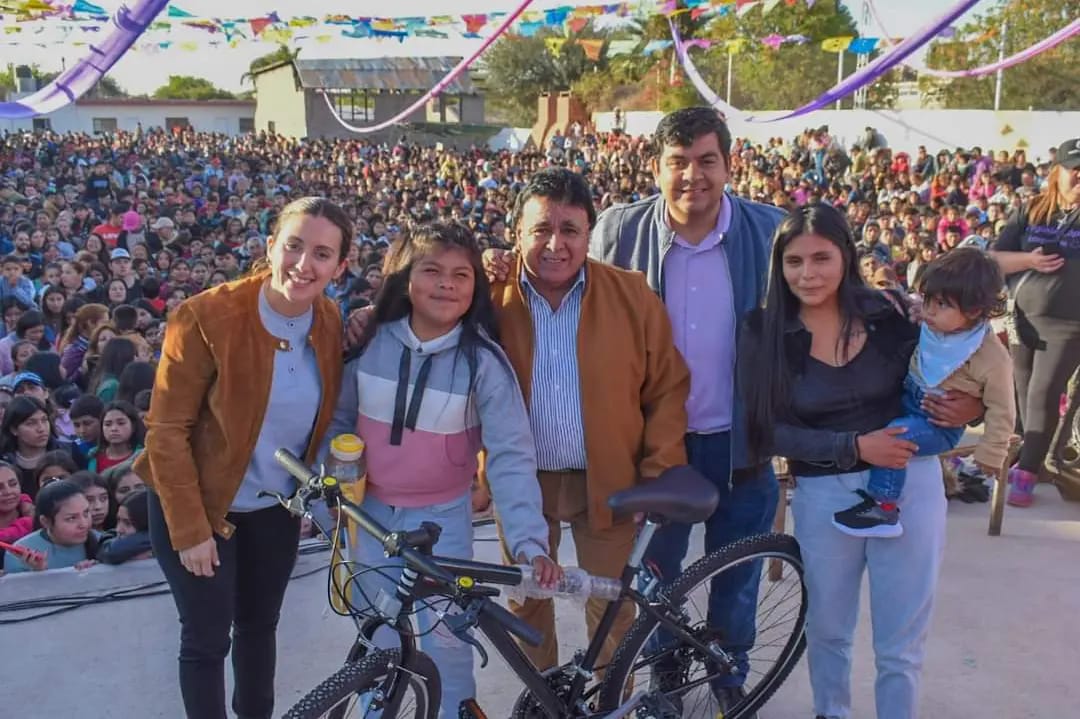 UNA MULTITUD ACOMPAÑÓ LA GRAN FIESTA DE LOS CHICOS EN AIMOGASTA