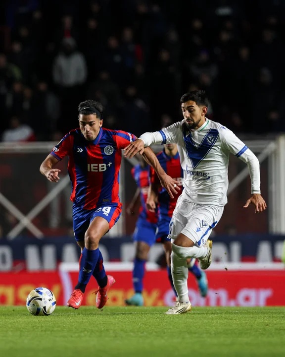 SAN LORENZO LE GANÓ CON LO JUSTO A VELEZ Y TREPÓ A LA CIMA DE LA ZONA 