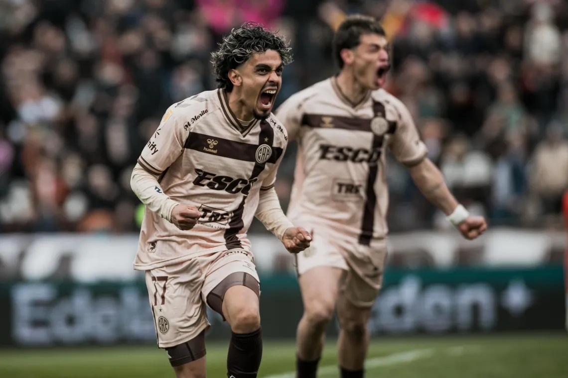 PLATENSE SORPRENDIÓ A SAN LORENZO Y LO BAJO DE LA PUNTA
