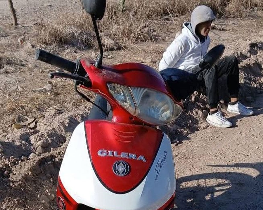 ROBÓ UNA MOTO, NO LE ARRANCÓ Y TERMINÓ PRESO