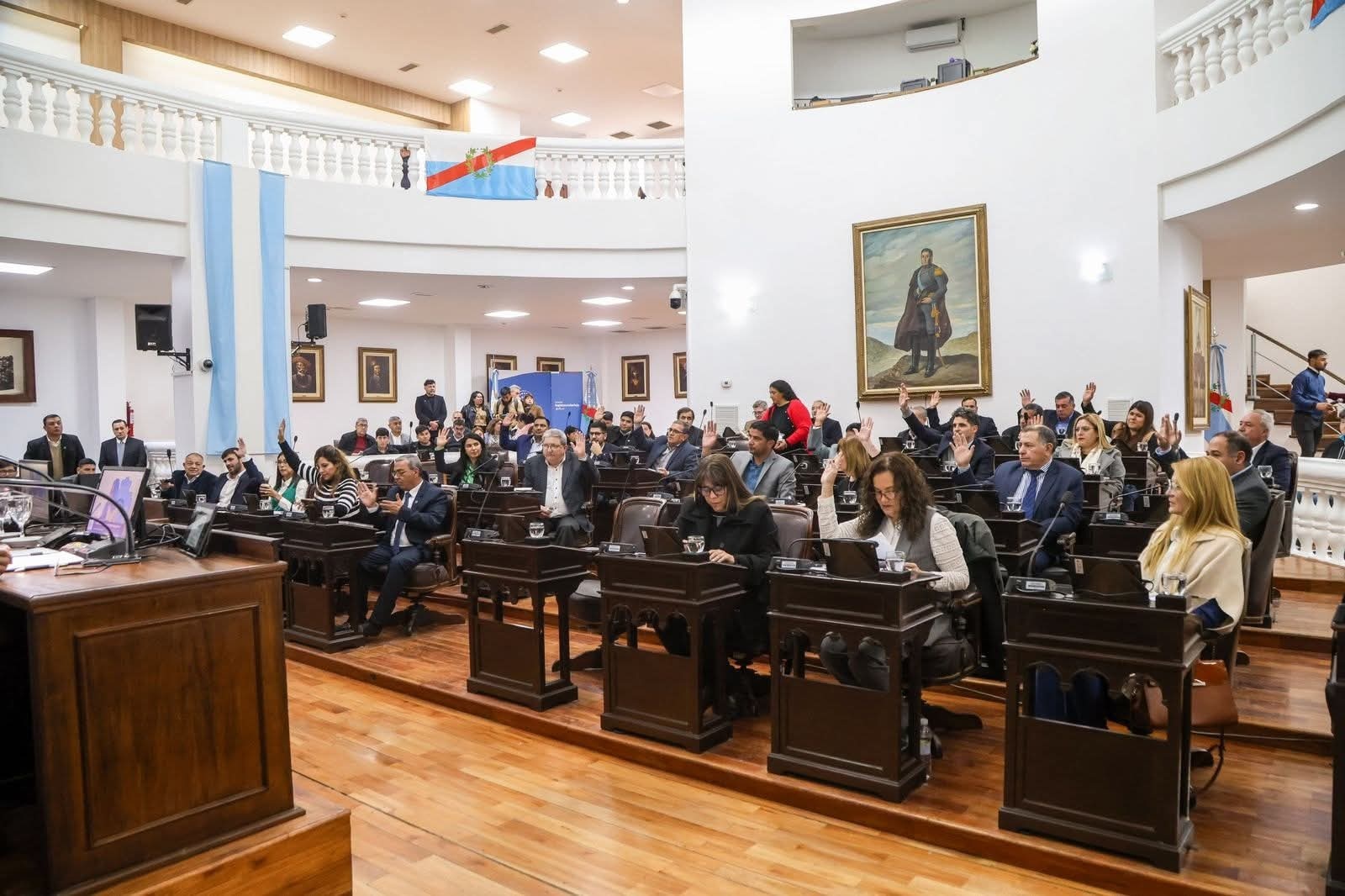 SESIONÓ LA LEGISLATURA PROVINCIAL