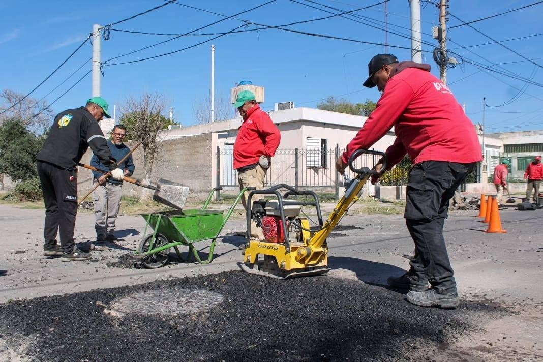  OPERATIVO DE BACHEO EN BARRIOS ANTÁRTIDA I Y ATP