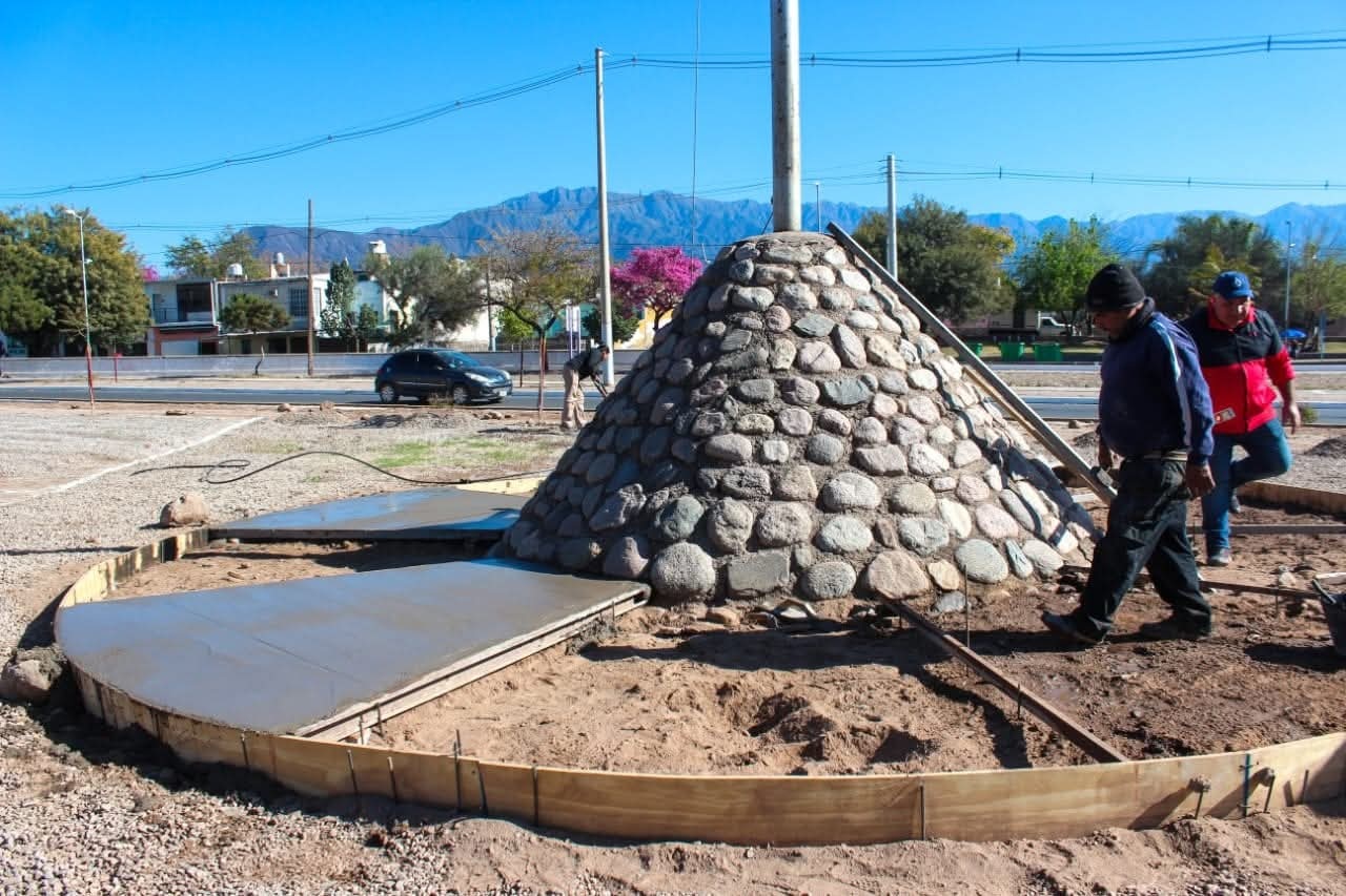 AVANZA LA OBRA DE URBANIZACIÓN EN LA ROTONDA DE ROQUE LUNA Y SANTA FE 