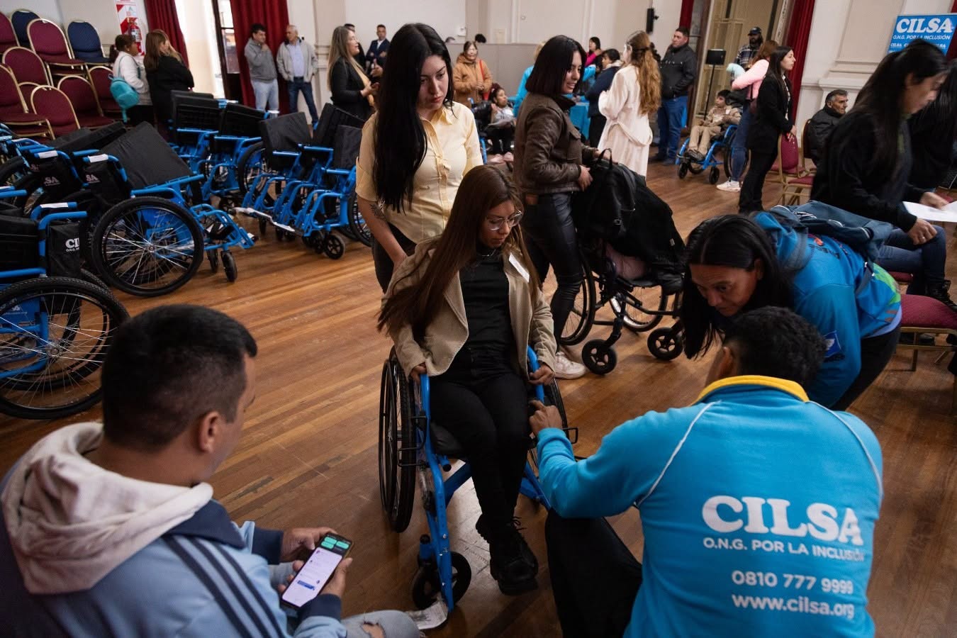 M&Aacute;S DE 200 SILLAS DE RUEDAS : LA SENADORA FLORENCIA L&Oacute;PEZ Y LA ONG CILSA LLEGAR&Aacute;N A TODA LA PROVINCIA 