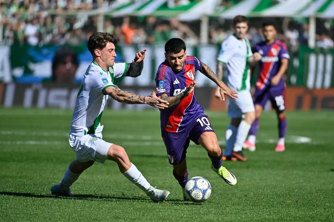 RIVER MARC&Oacute; LA DIFERENCIA Y LE GAN&Oacute; A BANFIELD