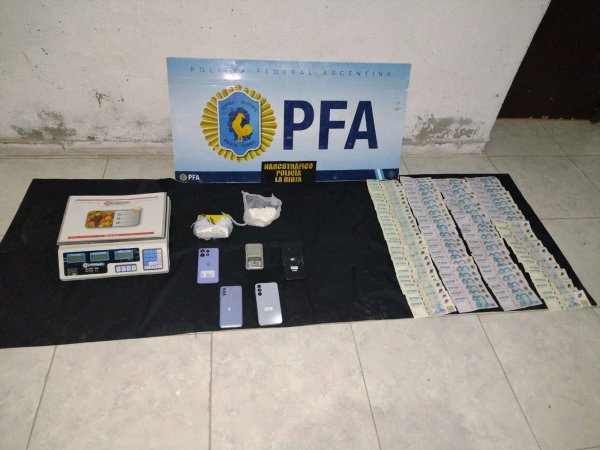 SECUESTRAN COCAINA Y DETIENEN A DOS PERSONAS EN UN NUEVO OPERATIVO DE DROGA