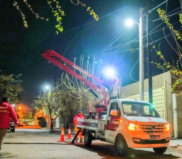 M&Aacute;S ILUMINACI&Oacute;N Y SEGURIDAD PARA LOS BARRIOS SAN ROM&Aacute;N Y SHINCAL