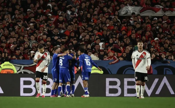 RIVER NO PUDO AGUANTAR LA DIFERENCIA Y VELEZ SE LO EMPAT&Oacute;