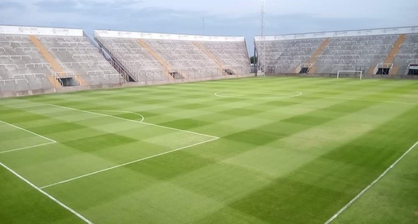 ASÍ LUCE EL CAMPO DE JUEGO DEL ESTADIO 