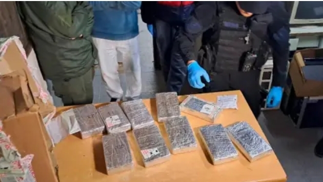 CINCO GENDARMES FUERON DETENIDOS POR UN FALTANTE DE MÁS DE 15 KILOS DE COCAÍNA