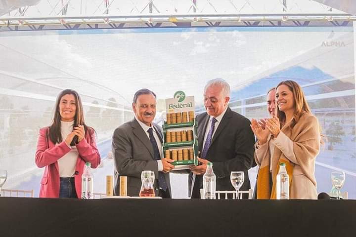 EN CHILECITO EL GOBERNADOR PRESENTÓ EL ACEITE DE CANNABIS 