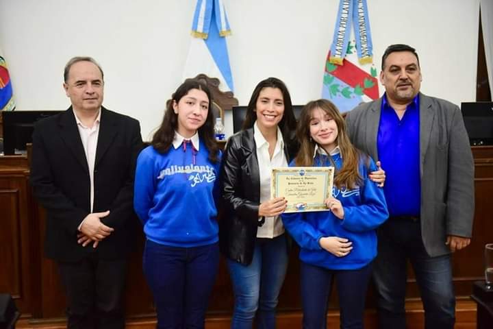 FLORENCIA LÓPEZ JUNTO A LOS JÓVENES EN LA APERTURA DEL PRIMER PARLAMENTO JUVENIL EN LA LEGISLATURA PROVINCIAL 