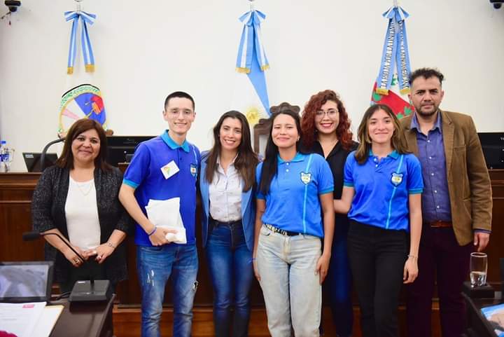 FLORENCIA LÓPEZ JUNTO A LOS JÓVENES EN LA APERTURA DEL  PARLAMENTO JUVENIL DEL MERCOSUR