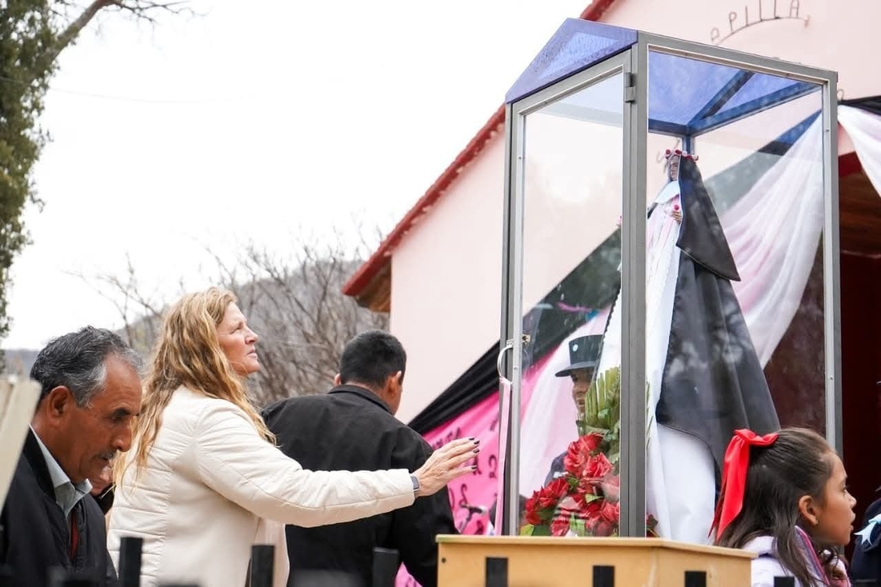 GABRIELA PEDRALI: “PEDÍ A LA VIRGENCITA QUE SIGA PROTEGIENDO A CADA RIOJANO Y RIOJANA”