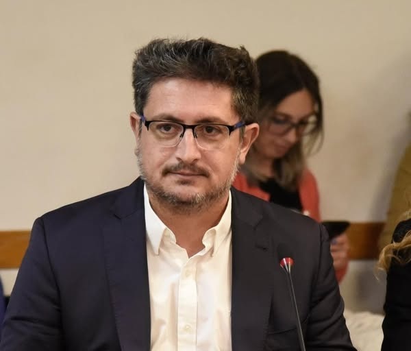 RICARDO HERRERA: 
