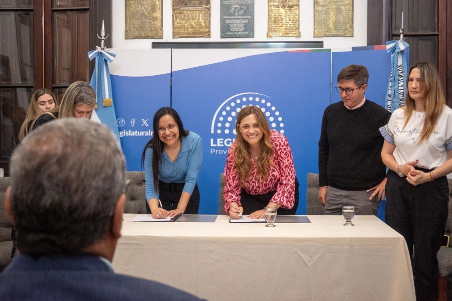 LEGISLATURA Y UNLAR LANZAN PROGRAMA DE PRÁCTICAS PRE-PROFESIONALES