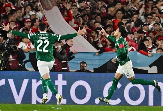 RIVER PERDIÓ CON PALMEIRAS Y VA POR LA REMONATADA EN BRASIL