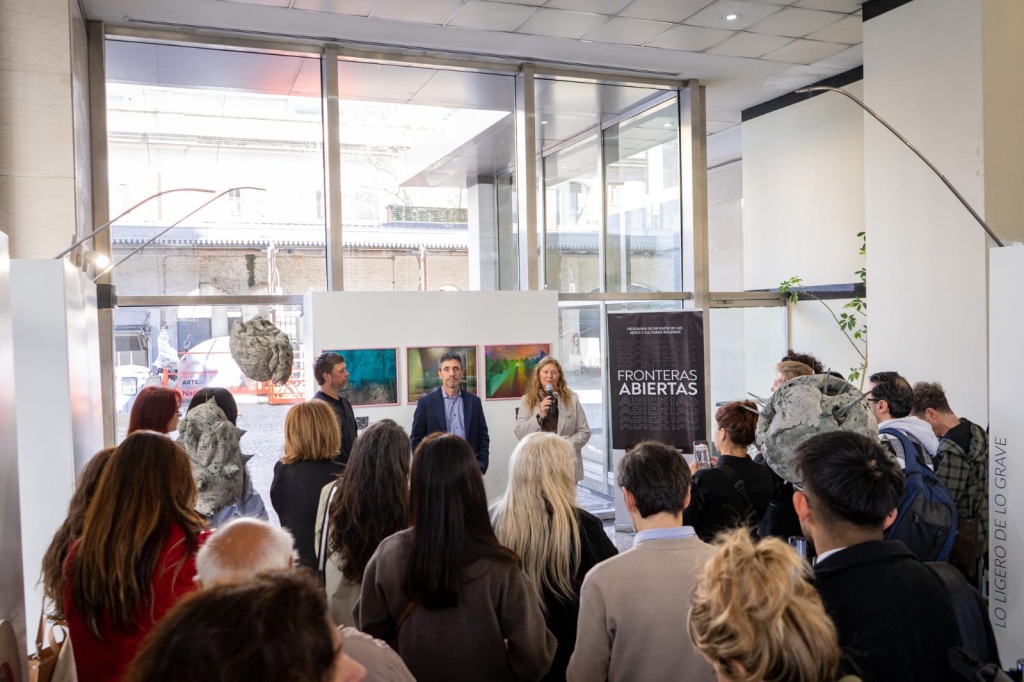 LA DIPUTADA PEDRALI INAUGURÓ EN BUENOS AIRES UNA MUESTRA DE ARTE RIOJANO