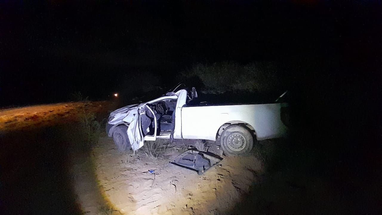 DOS HERIDOS LEVES TRAS UN VUELCO EN CHEPES