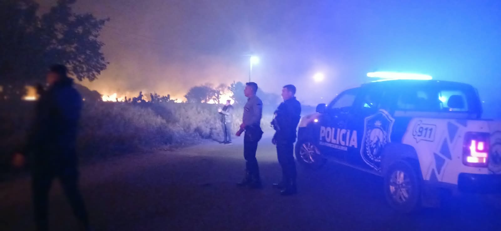 INCENDIO DE PASTIZALES EN SANTA B&Aacute;RBARA: OPERATIVO DE EMERGENCIA Y EVACUACI&Oacute;N PREVENTIVA