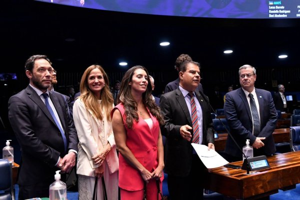 LA SENADORA L&Oacute;PEZ DEFENDI&Oacute; EL V&Iacute;NCULO COMERCIAL CON BRASIL 