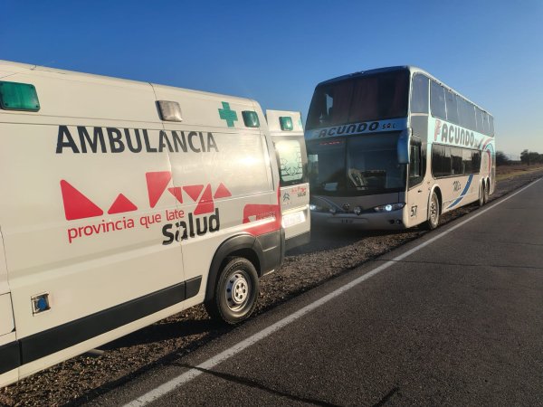 UNA JOVEN DIO A LUZ EN UN COLECTIVO INTERURBANO Y FUE TRASLADADA AL HOSPITAL DE LA MADRE Y EL NI&Ntilde;O