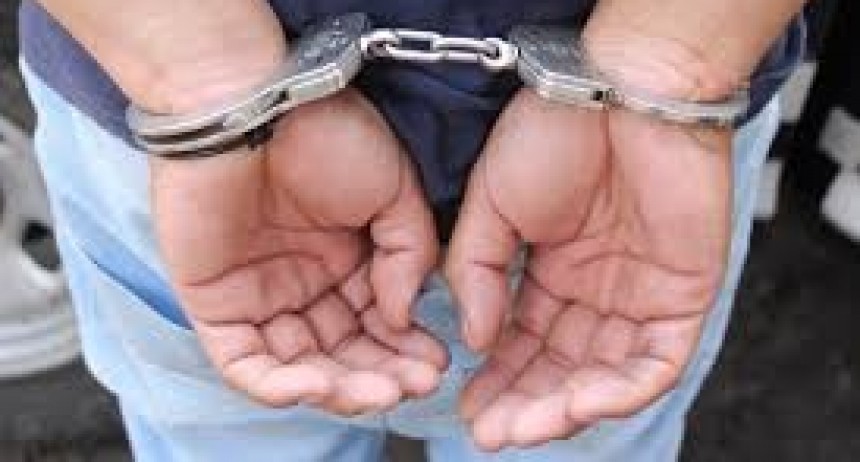 QUEDÓ DETENIDO POR TENER PEDIDO DE CAPTURA CUANDO IBA CON UNA MOTO SIN PAPELES