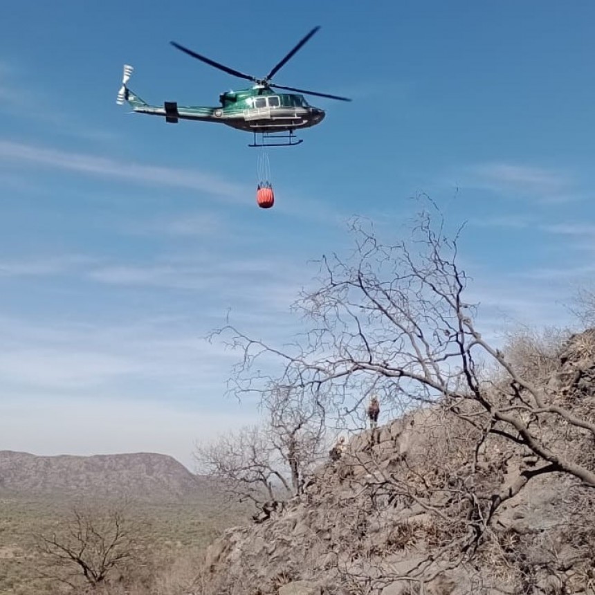  INTENSO TRABAJO DE BRIGADISTAS EN EL CONTROL DE INCENDIOS