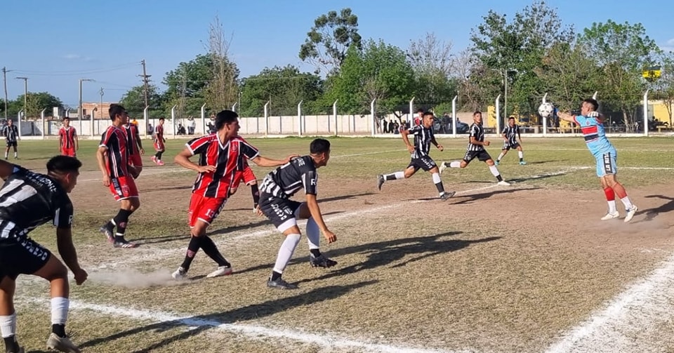 SAN VICENTE E INDEPENDIENTE CANTARON VICTORIA EN LA TARDE DE VIERNES