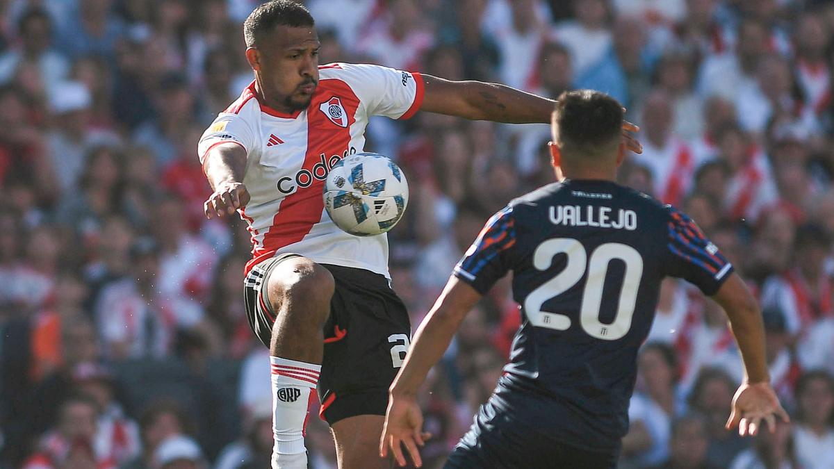 RIVER VENCIÓ A TALLERES Y ES EL LIDER DE LA ZONA A