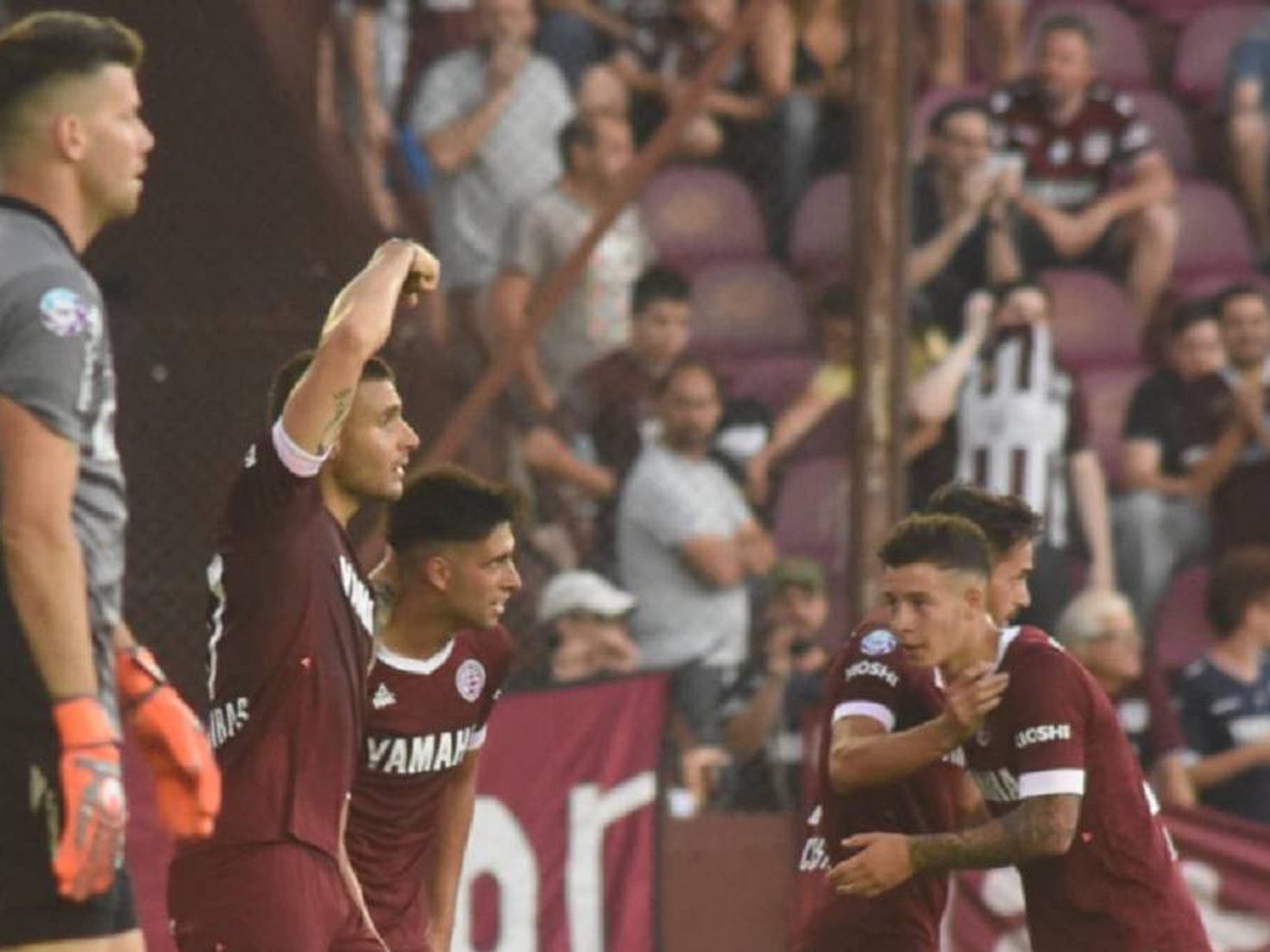 LANUS HUNDIÓ A TIGRE Y VUELVE A SOÑAR CON LA SUDAMERICANA